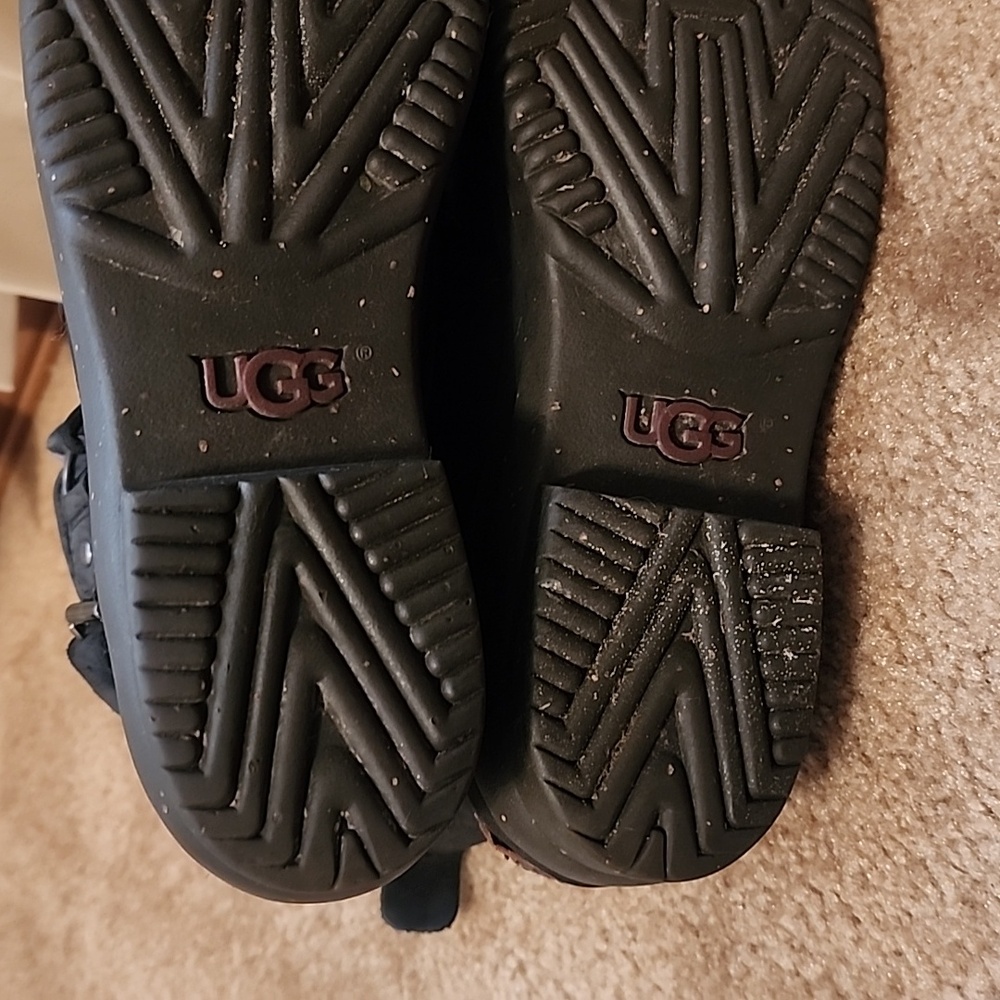 UGG Cecile Waterproof Boots - Picture 7 of 12